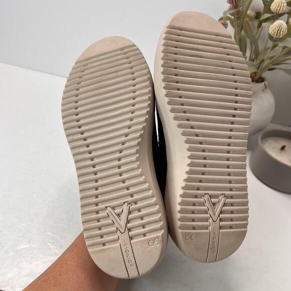 Vionic Kearny Platform Leather Slip-On Sneaker Loafer Black Women 7.5 Wide - Picture 9 of 10